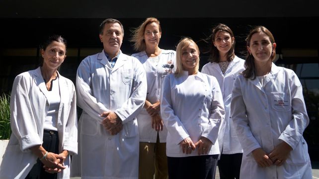 El equipo profesional que tuvo a su cargo el trasplante en el Sanatorio Británico.