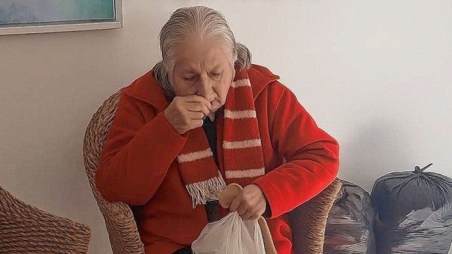 Blanca es una anciana que no tiene a donde vivir.