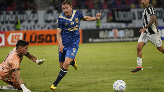 Marco Ruben reaparece en la formación titular de Rosario Central.