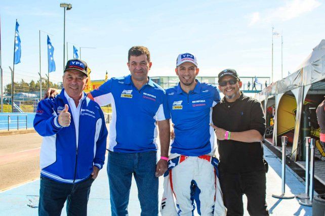 Roberto, Mario y Guillermo Valle y Héctor Reale