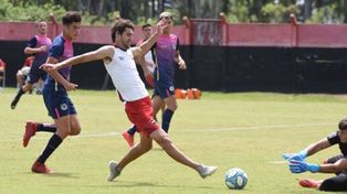 Doblete. Lucas Albertengo anotó dos goles ante Tiro en la mañana de Bella Vista.
