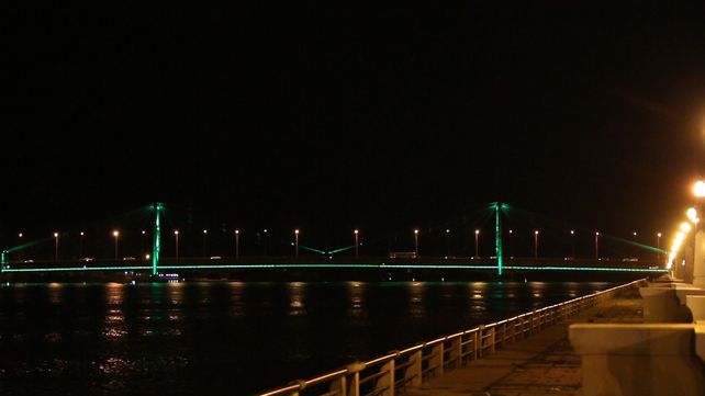 Por qué el Puente Colgante está verde