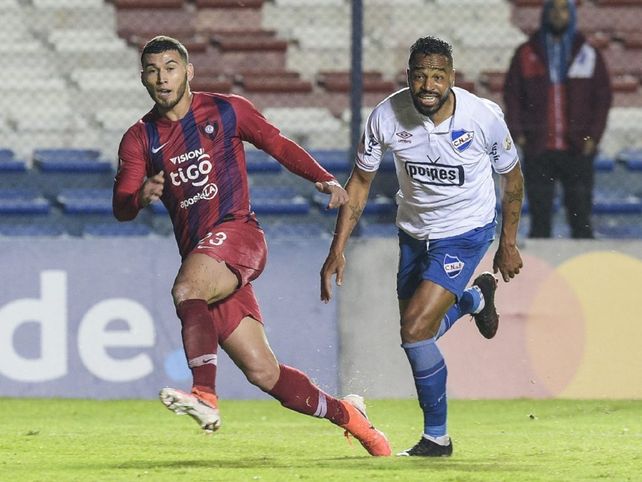 Un uruguayo que jugó dos Mundiales fue ofrecido a Colón