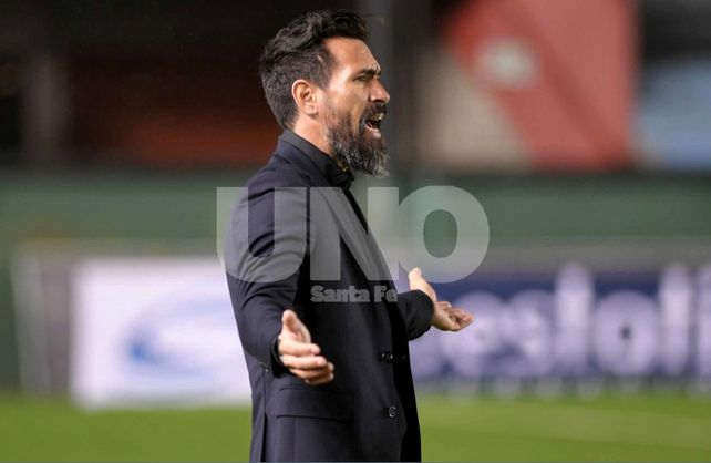 El llamativo silencio de Eduardo Domínguez que sembró más dudas