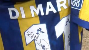 Ángel Di María y un especial regalo para la familia de vendedores asaltado por hinchas de Newells