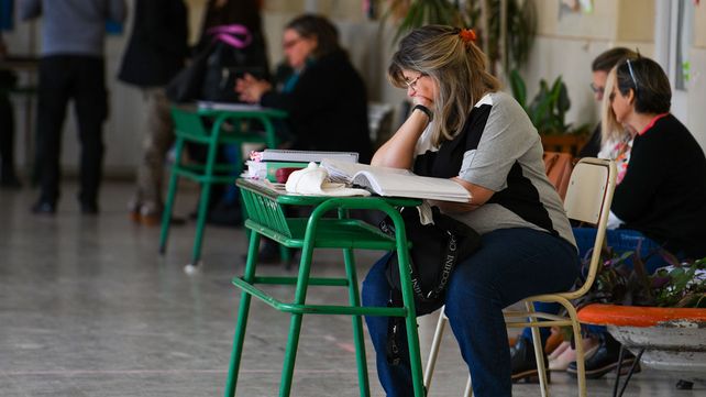 Desde hoy exponen listados de docentes provisorios de suplencias de ascenso