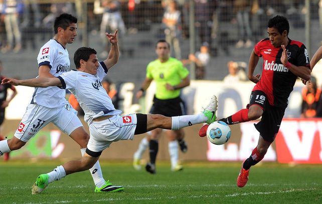 Una amarilla más dejará fuera del partido ante River a Pablo Pérez. (Foto: Héctor Río).