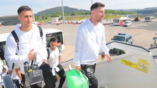 La selección, encabezada por Lionel Messi, partió este martes de España y ya se encuentra en Londres a la espera de Italia.