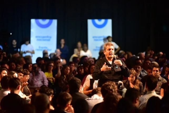 Massa llamó a construir una alternativa que le ponga límite al gobierno nacional.