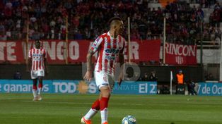 Unión tendrá a su defensa ideal para el Clásico