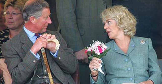 Cuestionan al pr&iacute;ncipe Carlos de Inglaterra por un costoso viaje ecol&oacute;gico