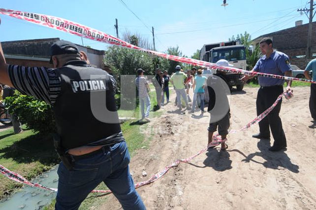 Bombas caseras con amenazas lesionan a dos personas en Santa Fe