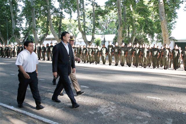 Rubén Galassi visitó a los efectivos de la Gendarmería y Prefectura Nacional
