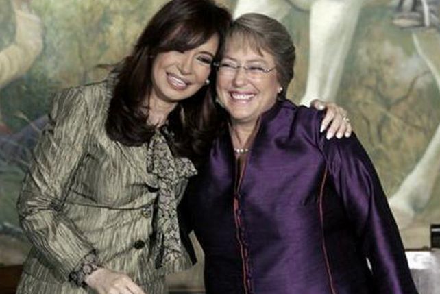 Cristina confirmó que visitará a Francisco junto a Bachelet en enero