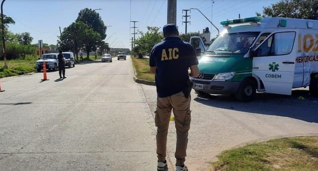 Un joven motociclista murió tras chocar con una ambulancia en Santa Fe