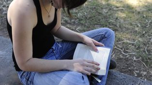 Dedicar tiempo a la lectura prolonga la esperanza de vida, asegura un estudio científico