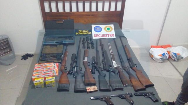 Allanaron la casa del hijo de un exgobernador de Entre Ríos y encontraron un arsenal