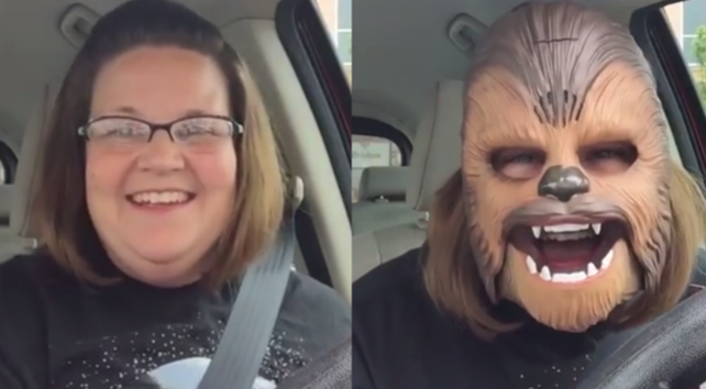 Candance Payne causó furor en Facebook con una máscara de Chewbacca