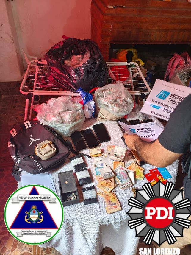El material secuestrado en el los allanamientos en San Lorenzo y Puerto San Martín