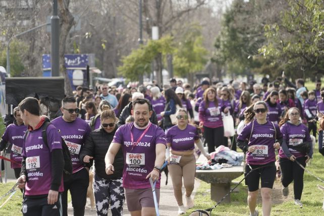 Una caminata con garra: familias enteras y sus mascotas se sumaron al Mascotón