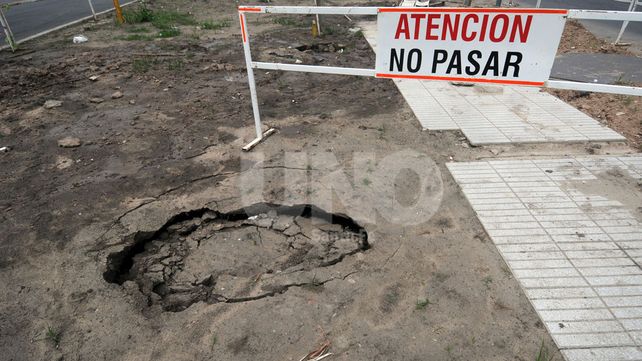 ¿Volvió el socavón de Urquiza y Bulevar?