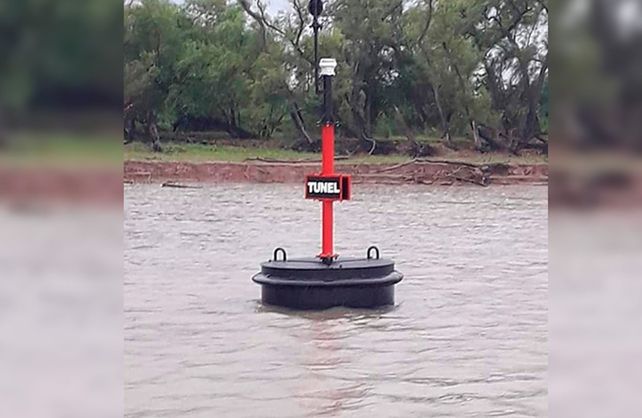 La señalización colocada en noviembre 2019 por la aparición de la manta geotextil que cubre el Túnel Subfluvial.&nbsp;