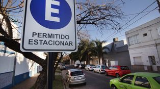 General Paz: permiten estacionar en ambas manos en calles aledañas