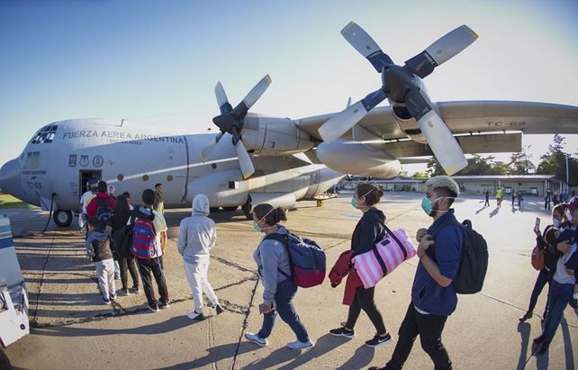 Palomar. Uno de los aviones militares antes de salir ayer