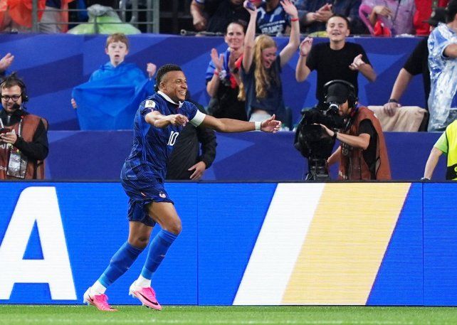 Kylian Mbappé marcó dos goles para Francia.