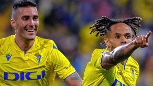Cádiz metió un triunfo clave ante Valladolid para asegurar su permanencia en España.
