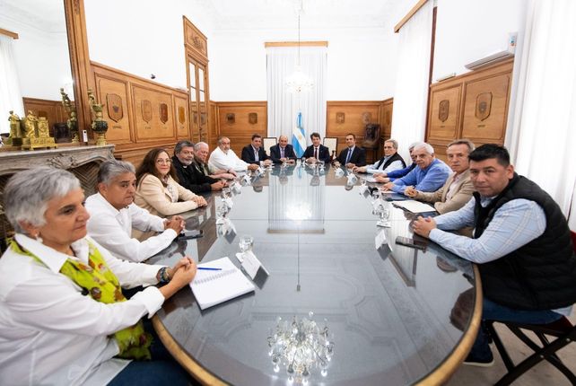 Francos y Posse recibieron a la dirigencia cegetista en el Salón de los Escudos.