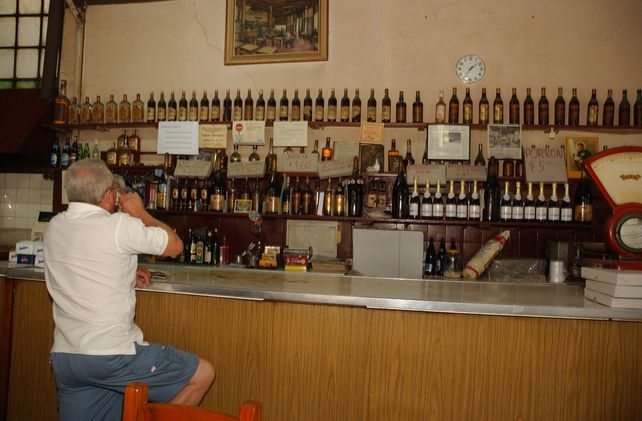 La Buena medida abrió en 1898 en esa esquina filoportuaria como almacén