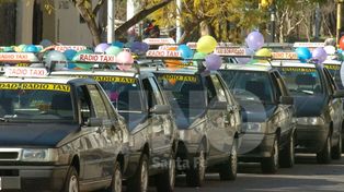 Los taxistas santafesinos festejan su día, pero sin caravana