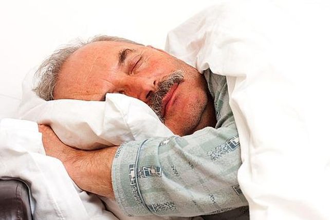 Averiguan por qué la calidad del sueño es peor en las personas mayores