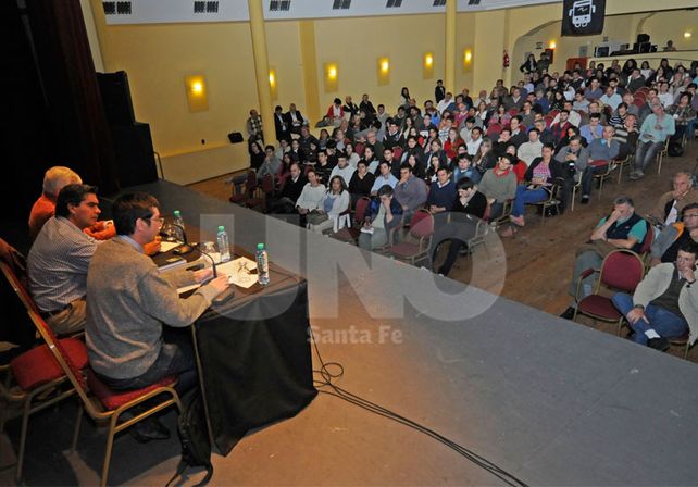 Apertura. Ayer por la noche disertaron Diego Rubinzal