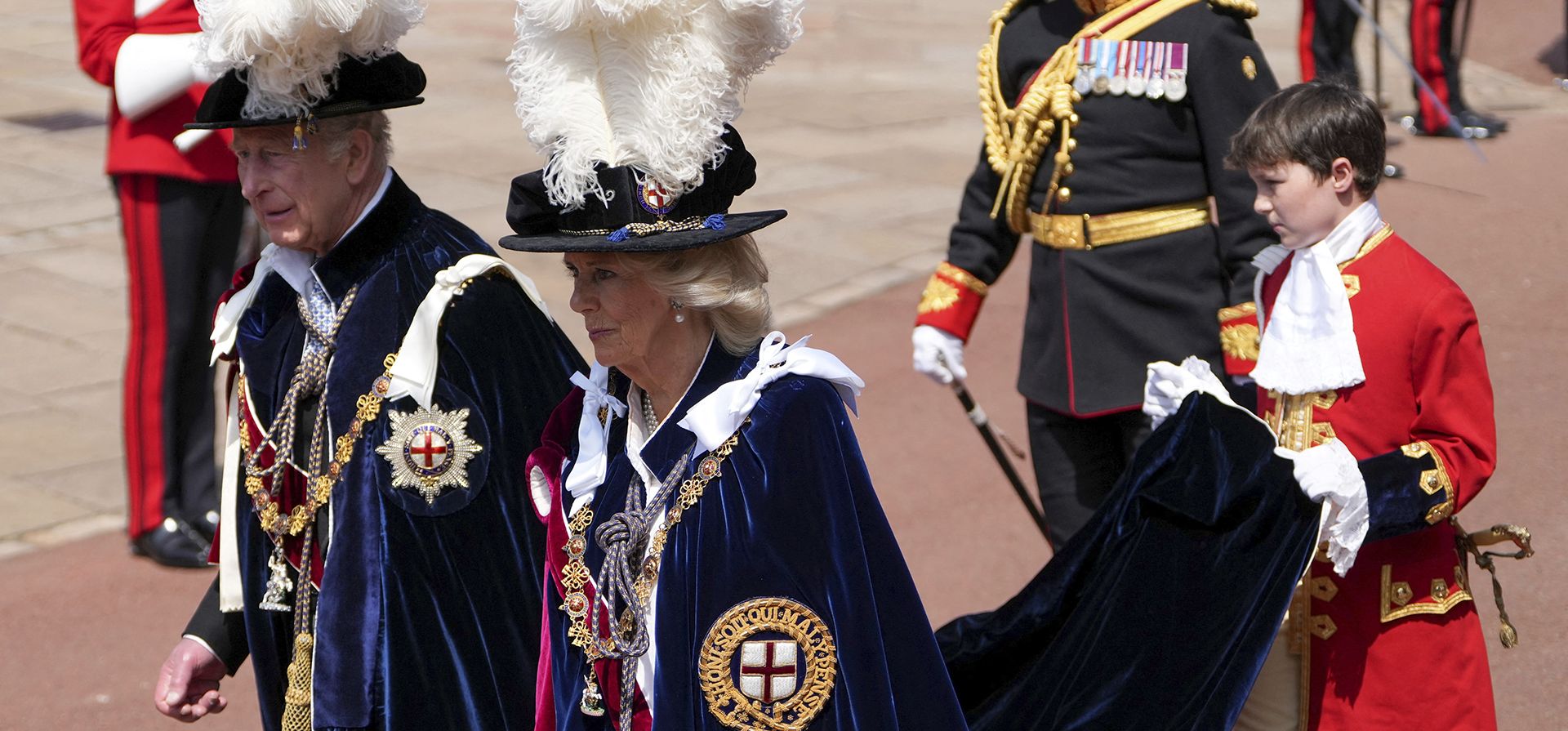 El rey Carlos III de Gran Bretaña y la reina Camila asisten a la ceremonia de la Orden de la Jarretera en el Castillo de Windsor, Inglaterra, el lunes 16 de junio de 2025. (Yui Mok/Pool vía AP) El rey Carlos III de Gran Bretaña y la reina Camila asisten a la ceremonia de la Orden de la Jarretera en el Castillo de Windsor, Inglaterra, el lunes 16 de junio de 2025. (Yui Mok/Pool vía AP)