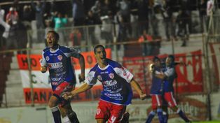 El Decano volvió a la victoria en su casa
