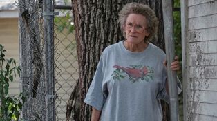 “No quería distraerme viendo la cara de Glenn Close”, dijo la actriz sobre la transformación física que experimentó para este personaje.
