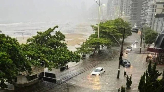 Inundaciones en el sur de Brasil: declaran estado de emergencia en Florianópolis y Camboriú
