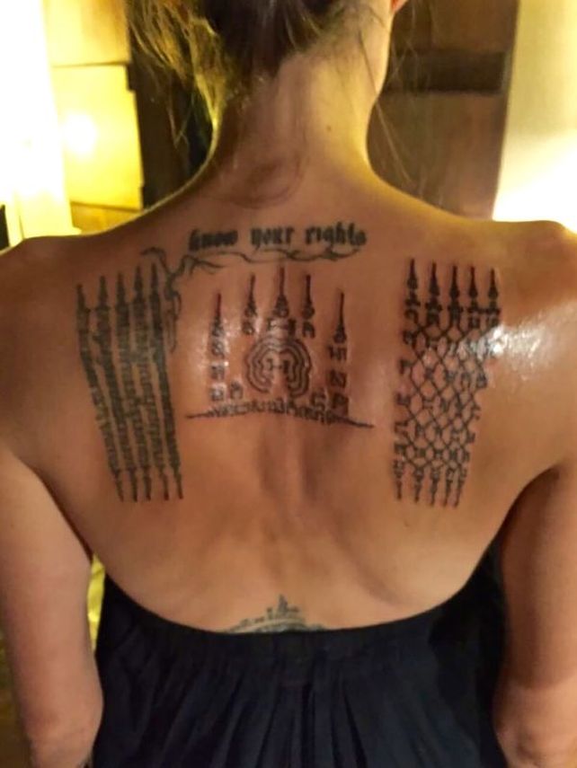 Las imágenes nunca vistas de los tatuajes que Angelina Jolie se hizo para salvar su matrimonio con Brad Pitt