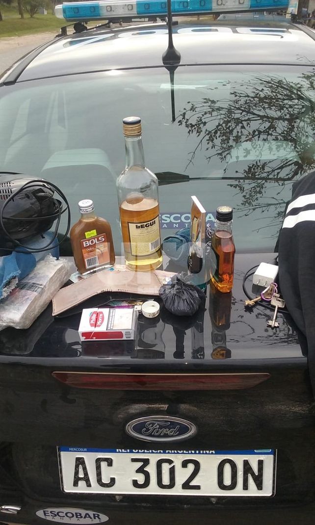 Cayeron con drogas, 32 mil pesos y dos motos robadas