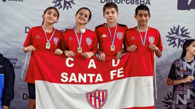 El equipo de Unión de Santa Fe se impuso la prueba de 4×100 combinado mixto en Menores 1.