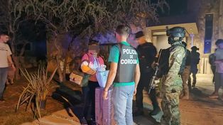 La policía de Córdoba y fuerzas federales participaron del amplio operativo donde fueron detenidos ocho ciudadanos ecuatorianos en el Country del Golf, en Malagueño.&nbsp;