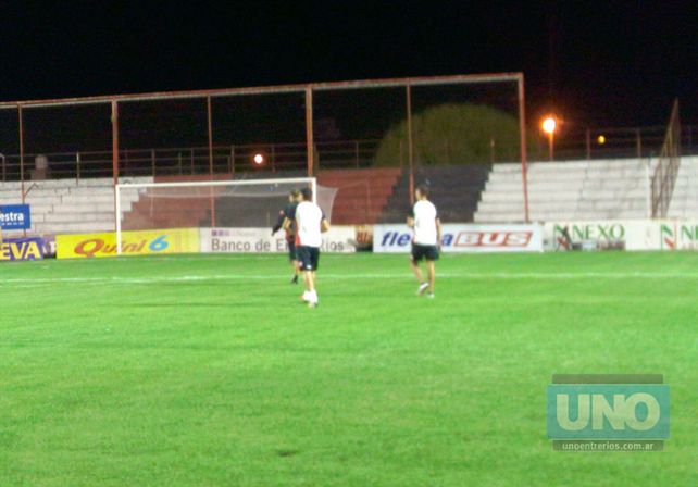 Banderazo de apoyo al #PatrónDelAscenso antes de la semifinal