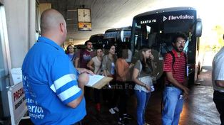 Siguen las quejas por el servicio que une a Santa Fe con Paraná