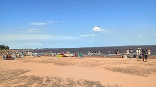Intensa búsqueda de un joven en el río en Santa Ana