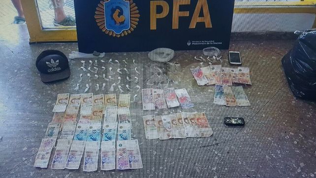Cayeron tres vendedores barriales de cocaína y marihuana fraccionada