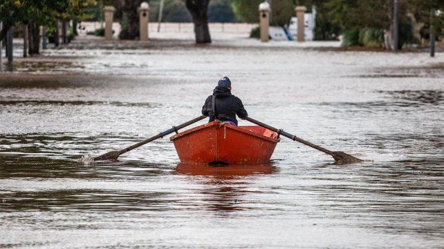 Buscan fortalecer las alertas ante impactos ambientales en ciudades costeras del río Uruguay
