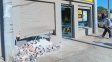 Impactante choque y fuga: destrozó el frente de un local en avenida Peñaloza y lo atraparon tras esconderse