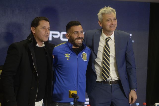 Carlos Tevez junto a Raúl Gordillo